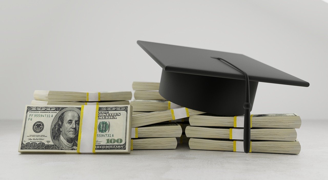 Top 14 Best Ways To Pay Off Student Loans Quickly