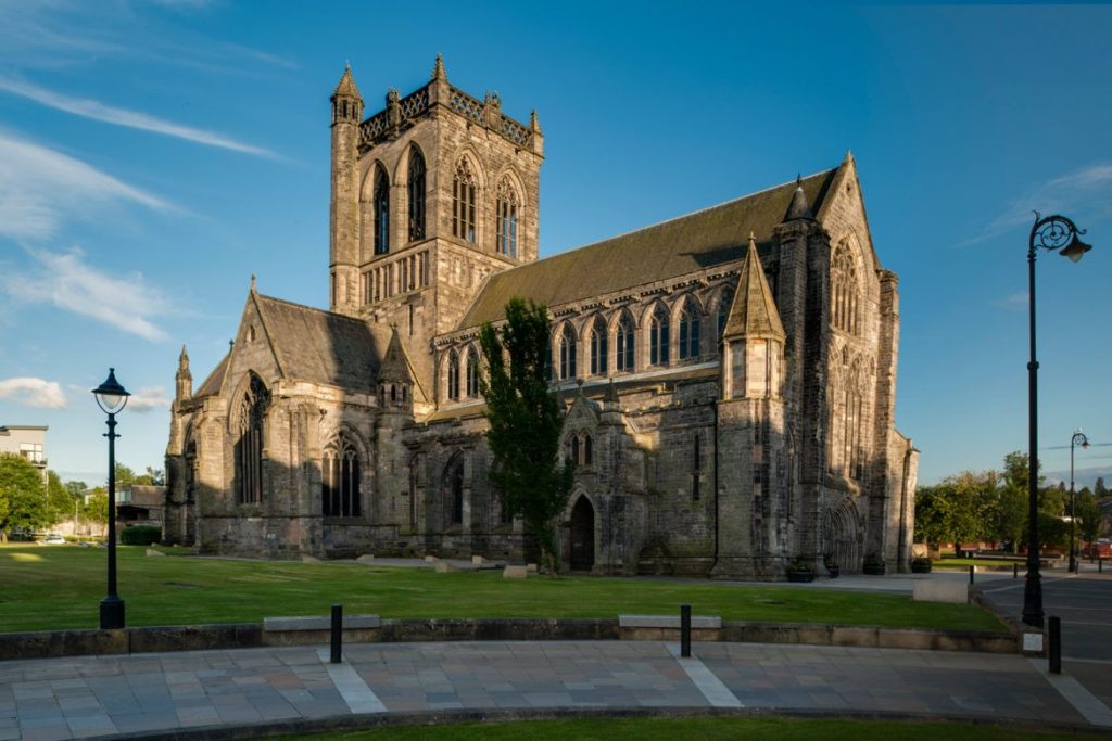 things to do in Paisley for students