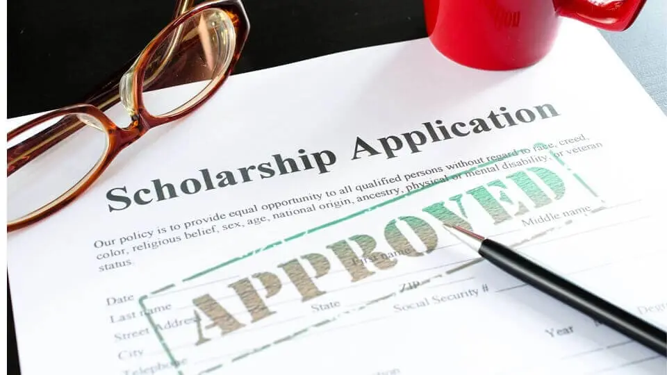 List of 10 Easiest Scholarships For International Students